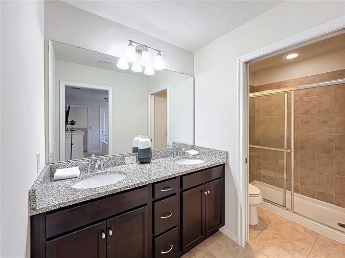 Image No.36-8 Bed Property for sale