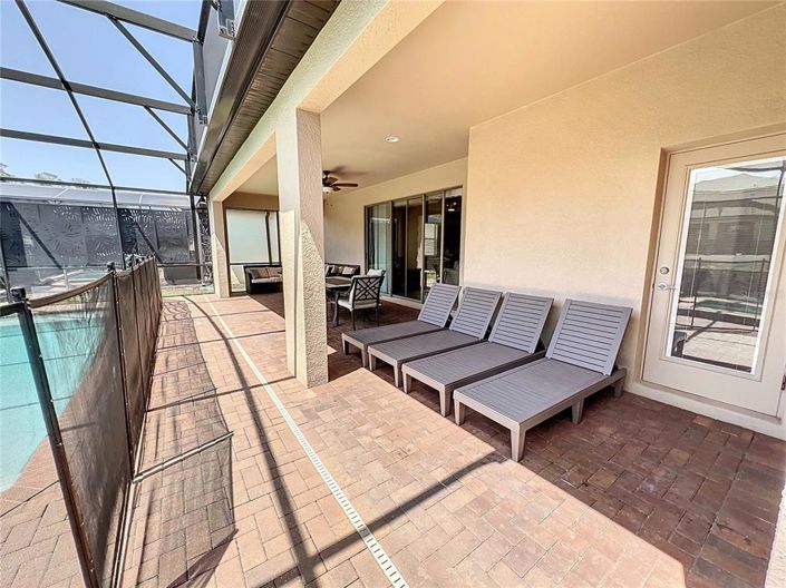 Image No.44-8 Bed Property for sale