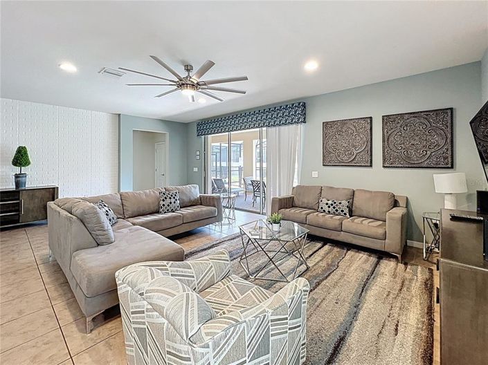 Image No.5-8 Bed Property for sale