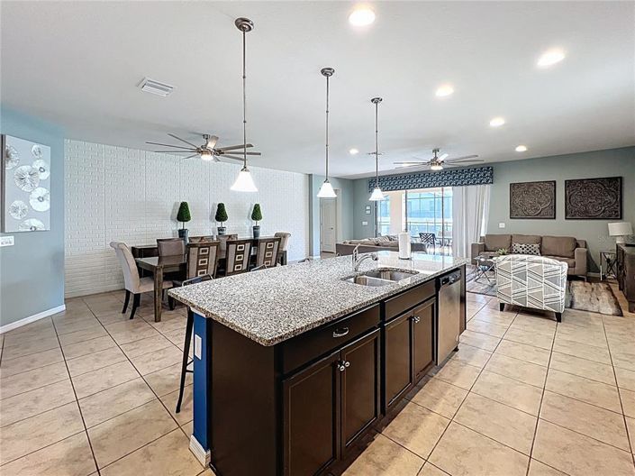 Image No.9-8 Bed Property for sale