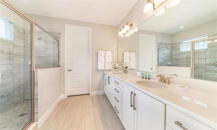 Image No.14-5 Bed Property for sale