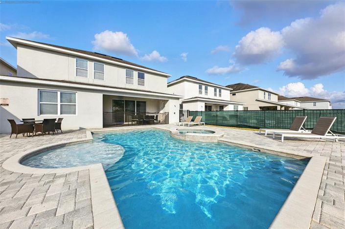 Image No.5-5 Bed Property for sale