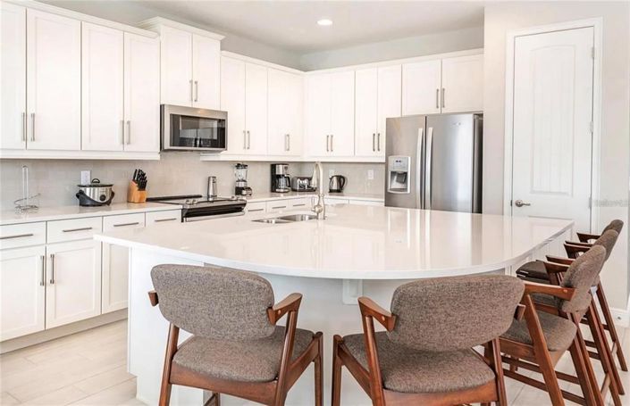 Image No.8-5 Bed Property for sale