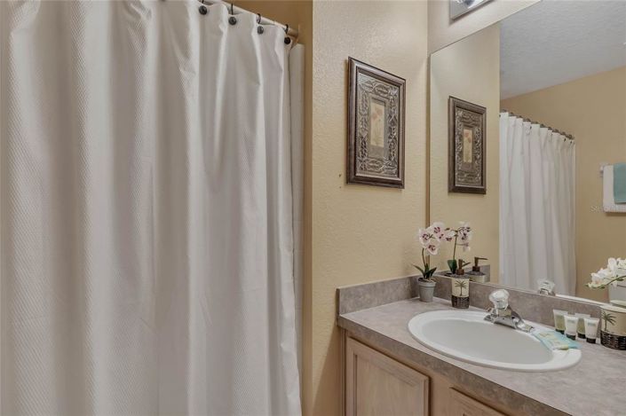 Image No.17-5 Bed Property for sale