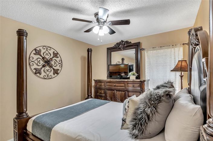 Image No.18-5 Bed Property for sale