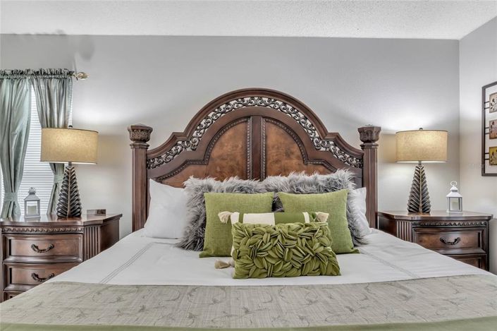 Image No.3-5 Bed Property for sale