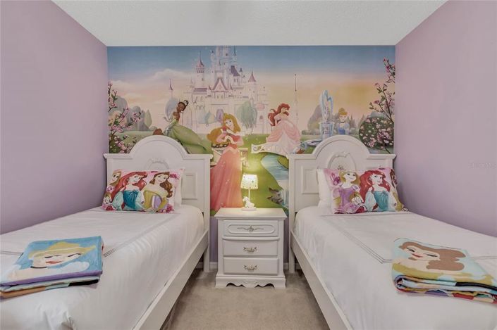 Image No.8-5 Bed Property for sale