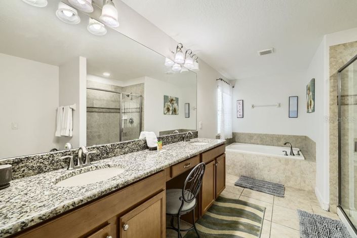 Image No.21-6 Bed Property for sale