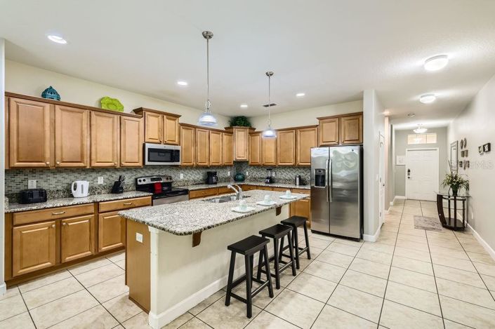 Image No.9-6 Bed Property for sale