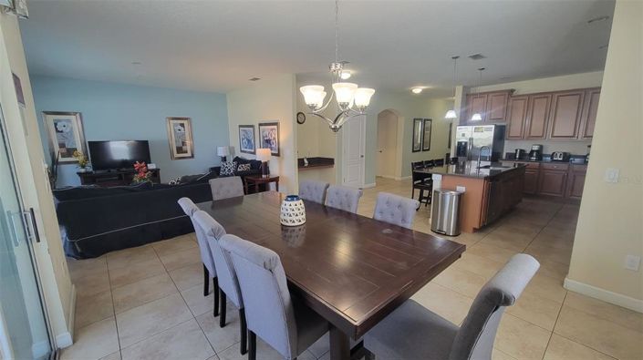 Image No.12-6 Bed Property for sale