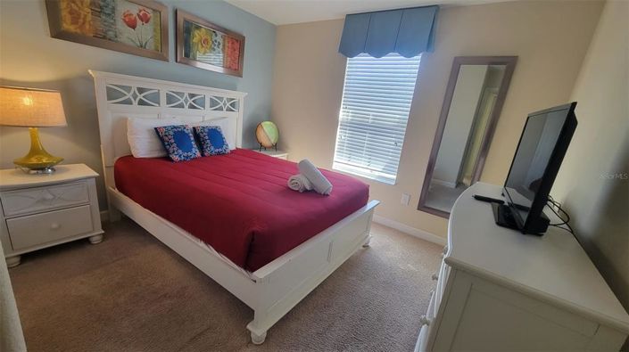 Image No.24-6 Bed Property for sale