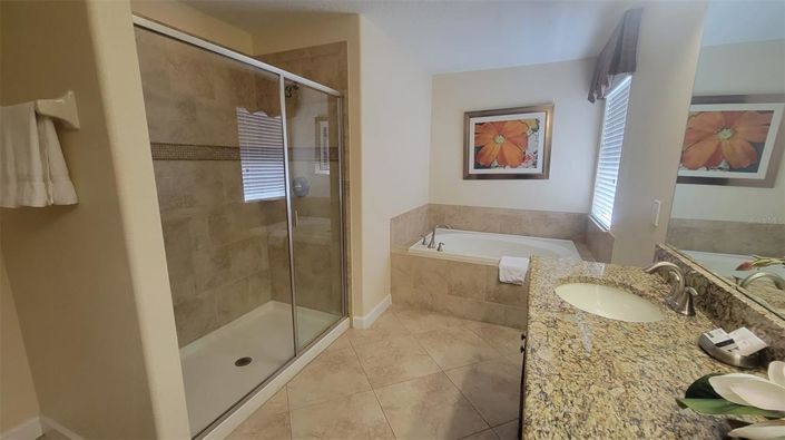 Image No.29-6 Bed Property for sale