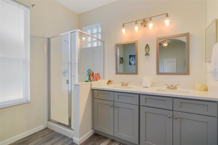 Image No.22-4 Bed Property for sale