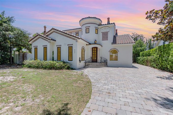 Image No.1-4 Bed Property for sale