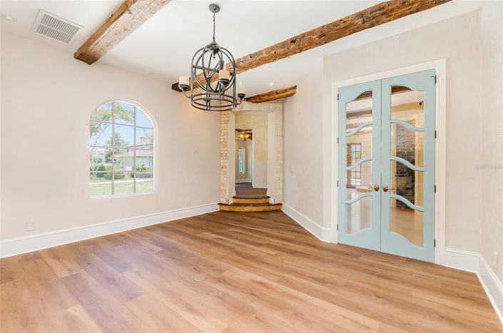 Image No.12-4 Bed Property for sale