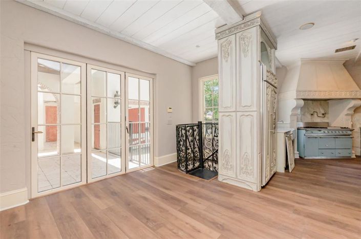 Image No.17-4 Bed Property for sale