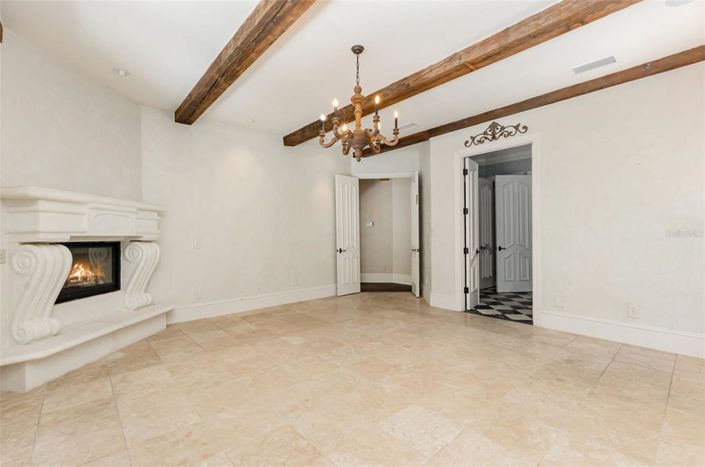 Image No.22-4 Bed Property for sale