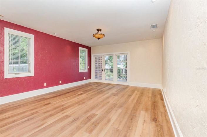 Image No.25-4 Bed Property for sale