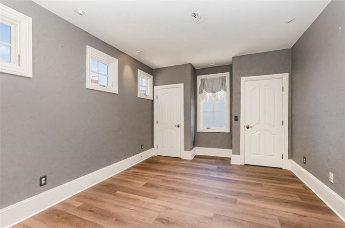 Image No.32-4 Bed Property for sale