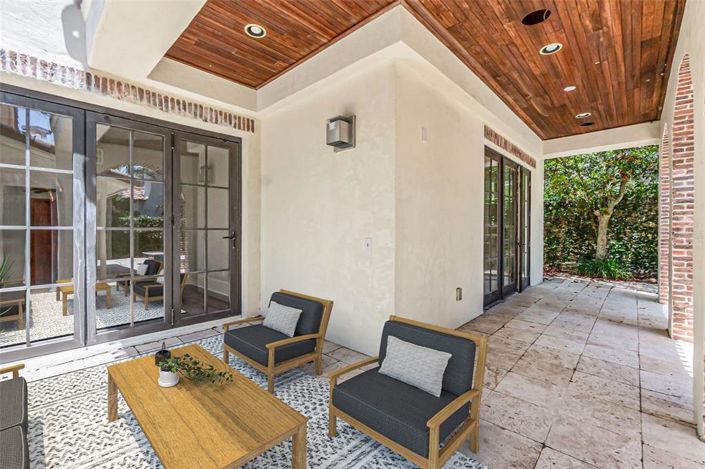 Image No.45-4 Bed Property for sale