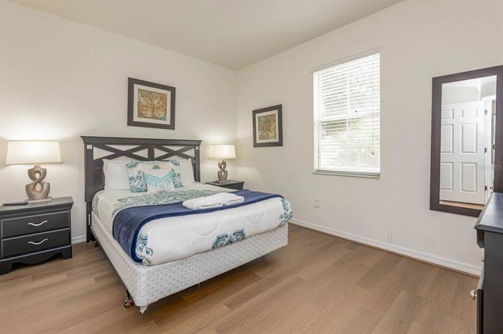 Image No.10-4 Bed Townhouse for sale