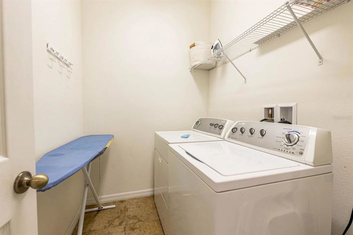 Image No.14-4 Bed Townhouse for sale