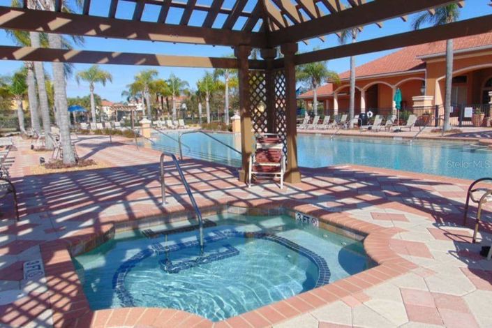 Image No.19-4 Bed Townhouse for sale