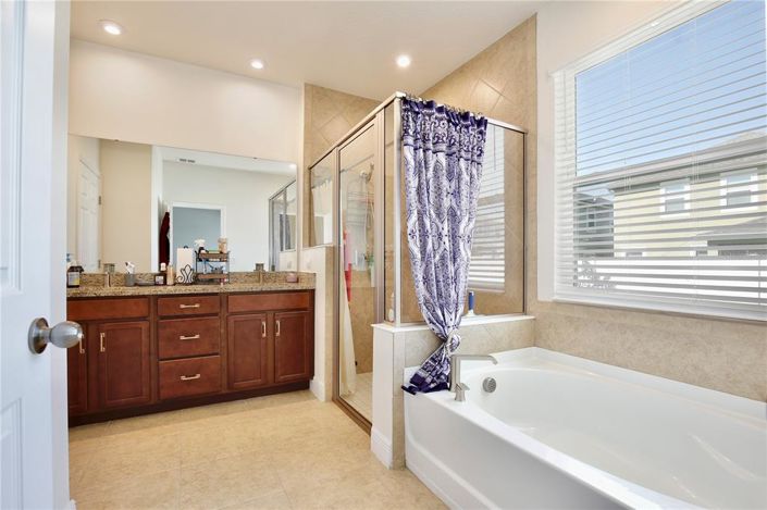 Image No.16-4 Bed Property for sale