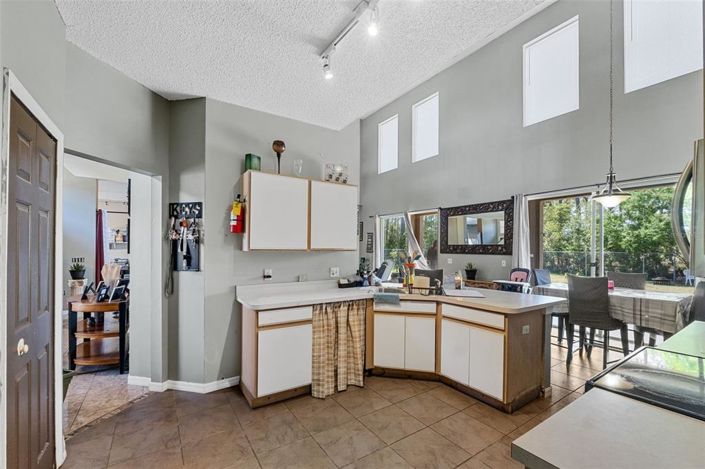 Image No.12-4 Bed Property for sale