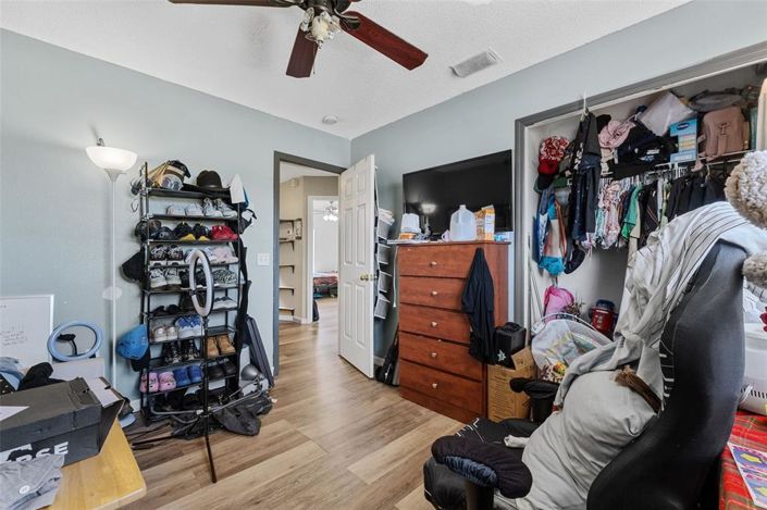 Image No.17-4 Bed Property for sale