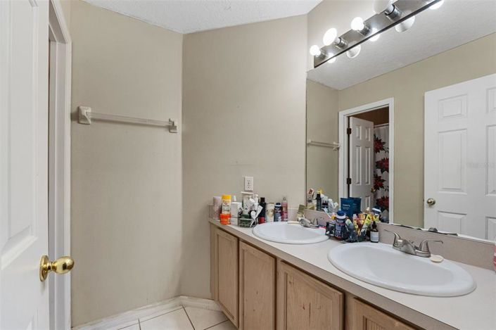 Image No.21-4 Bed Property for sale