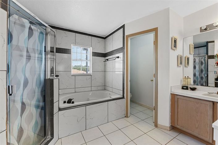 Image No.28-4 Bed Property for sale