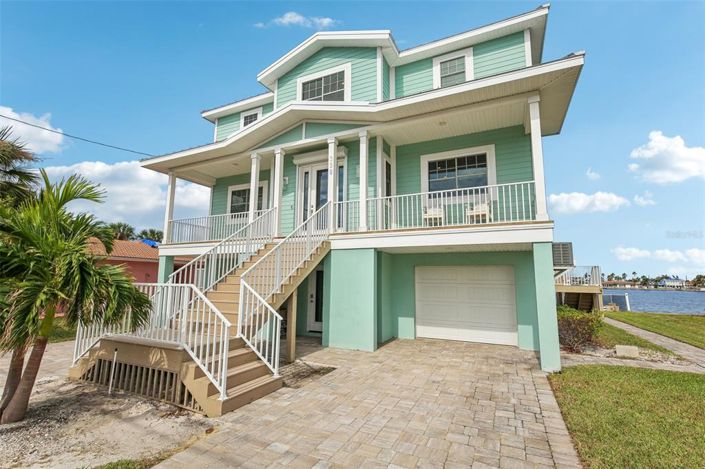 Image No.1-5 Bed Property for sale