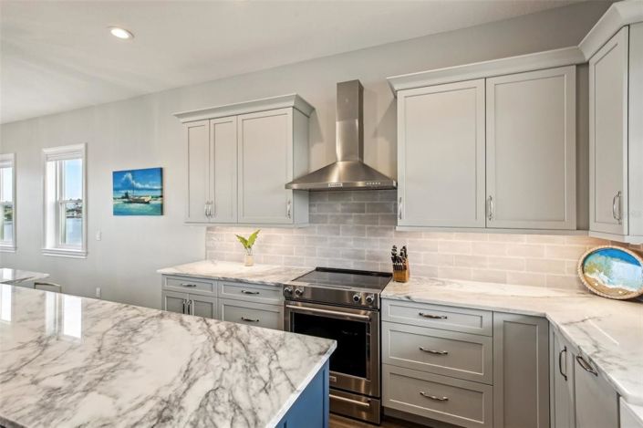 Image No.8-5 Bed Property for sale