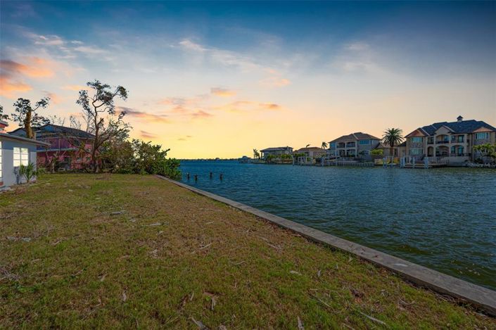 Image No.3-Propriété de 3 chambres à vendre à St. Pete Beach