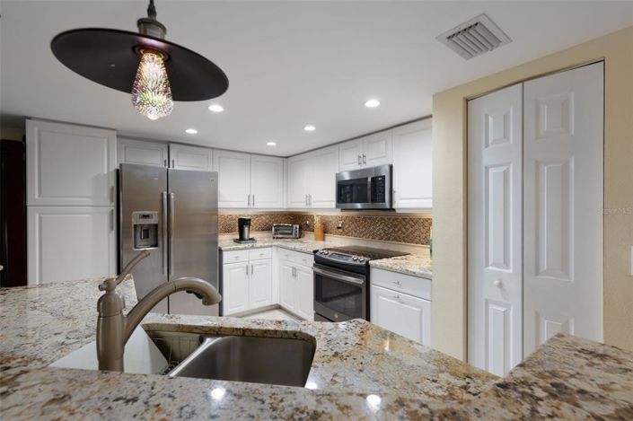 Image No.13-3 Bed Townhouse for sale