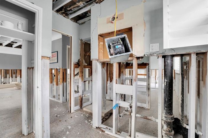 Image No.17-4 Bed Property for sale