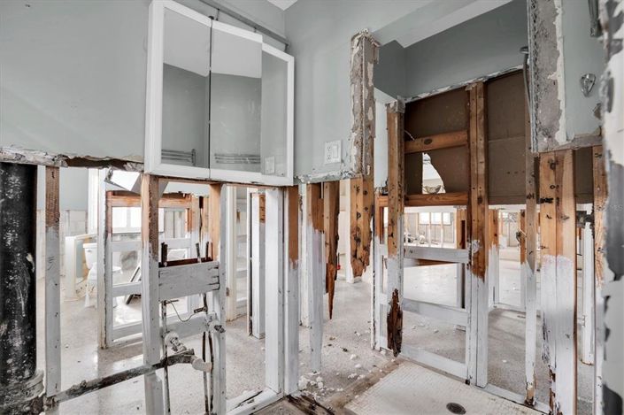 Image No.18-4 Bed Property for sale