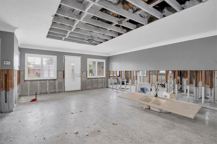 Image No.6-4 Bed Property for sale