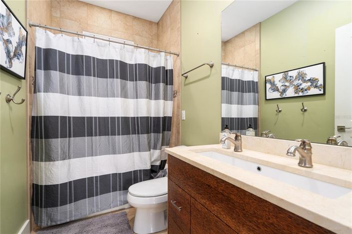 Image No.38-4 Bed Property for sale