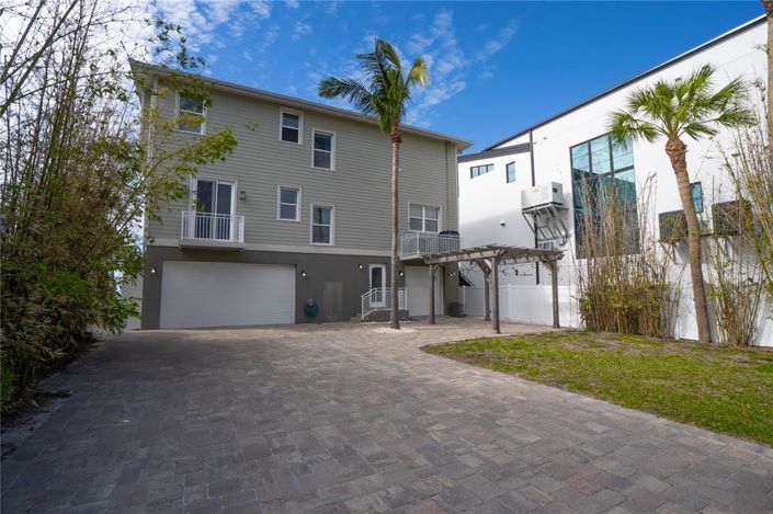 Image No.44-4 Bed Property for sale