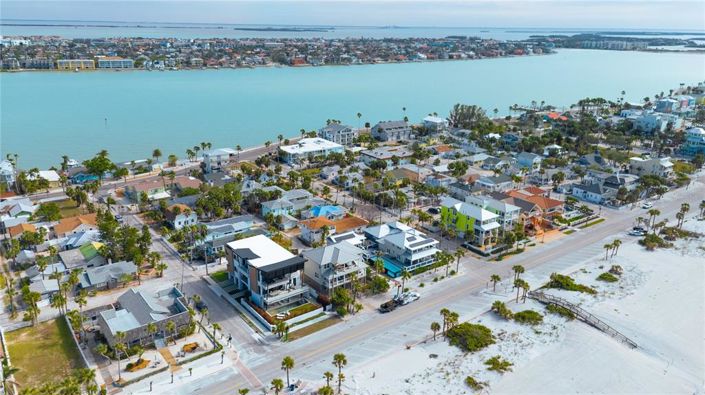 Image No.6-4 Bed Property for sale