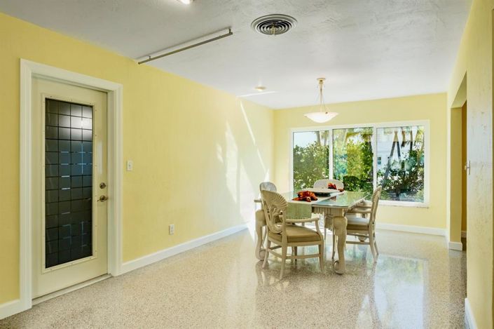 Image No.11-2 Bed Property for sale