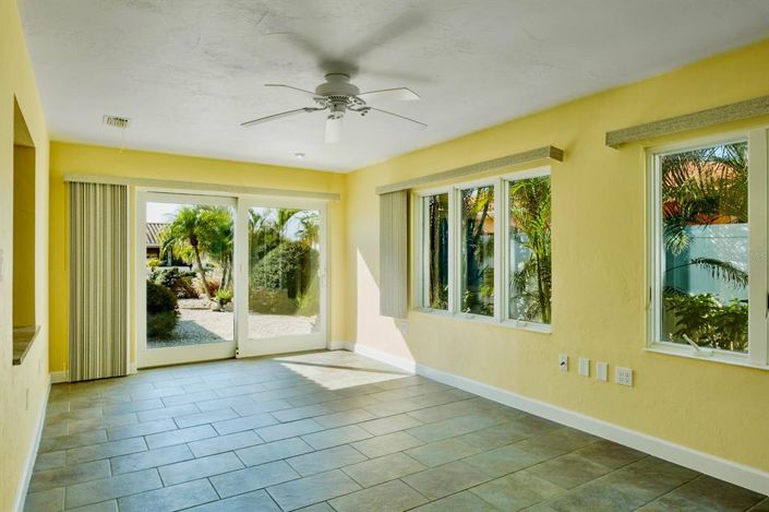 Image No.13-2 Bed Property for sale