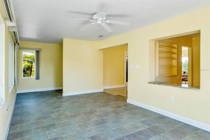 Image No.15-2 Bed Property for sale