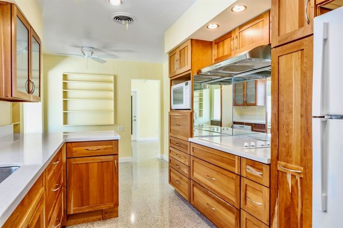 Image No.20-2 Bed Property for sale