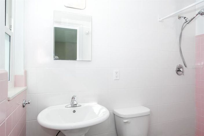 Image No.24-2 Bed Property for sale