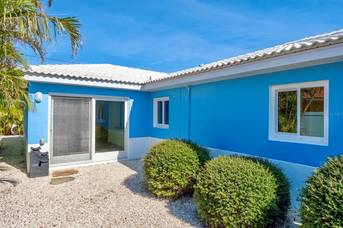 Image No.30-2 Bed Property for sale