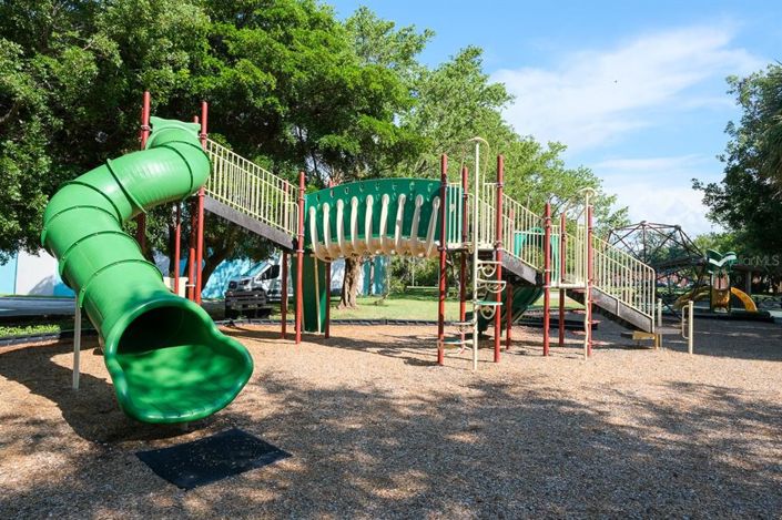 Image No.37-2 Bed Property for sale