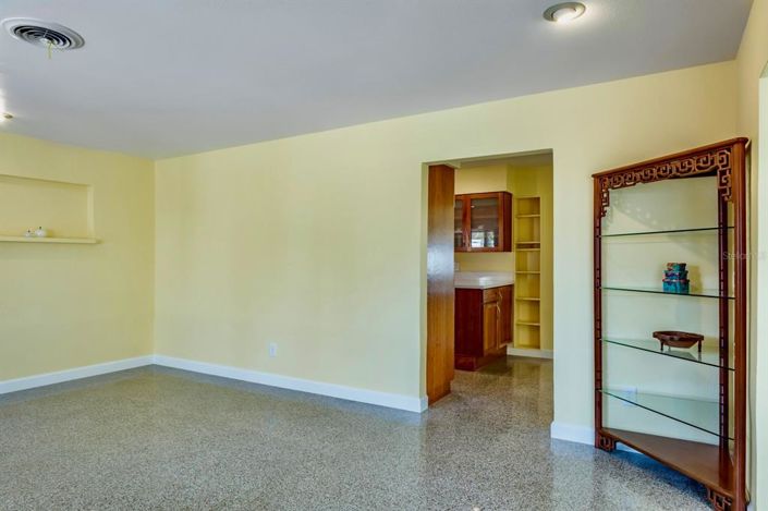 Image No.8-2 Bed Property for sale